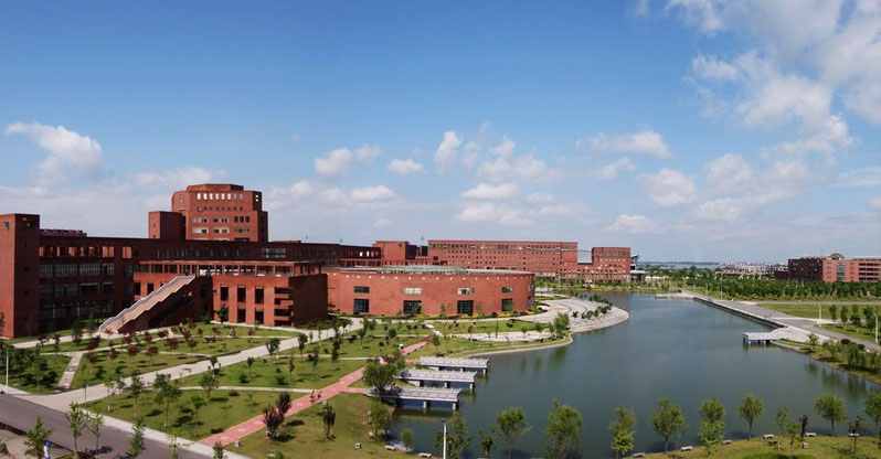 江西師范大學(xué)旭潔洗地機(jī)客戶案例-<a href=http://www.gxtqb.com target=_blank class=infotextkey>洗地機(jī)生產(chǎn)廠</a>家